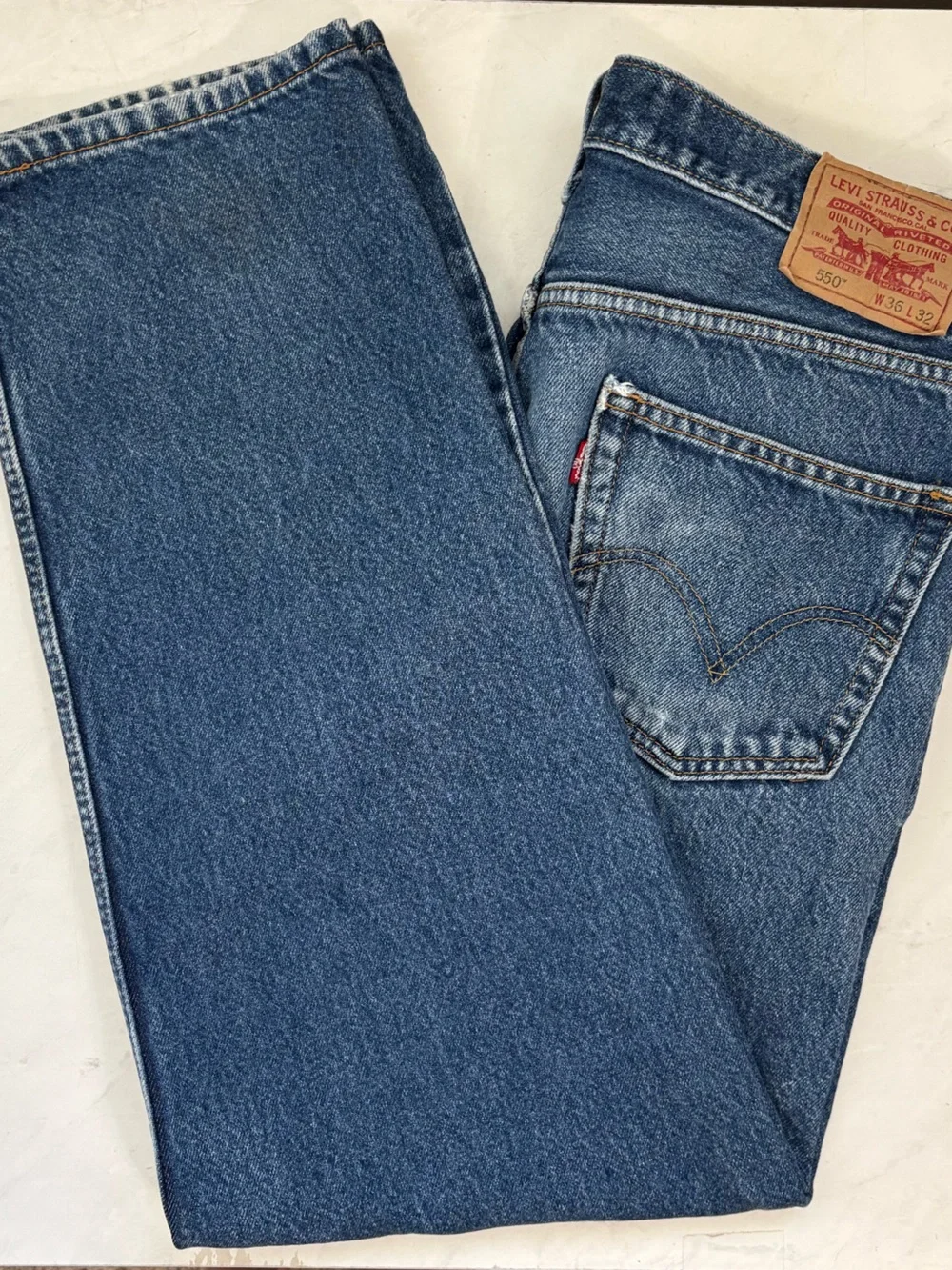 Vintage Levi’s 550 Relaxed Fit Medium Wash Faded Jeans Baggy Denim